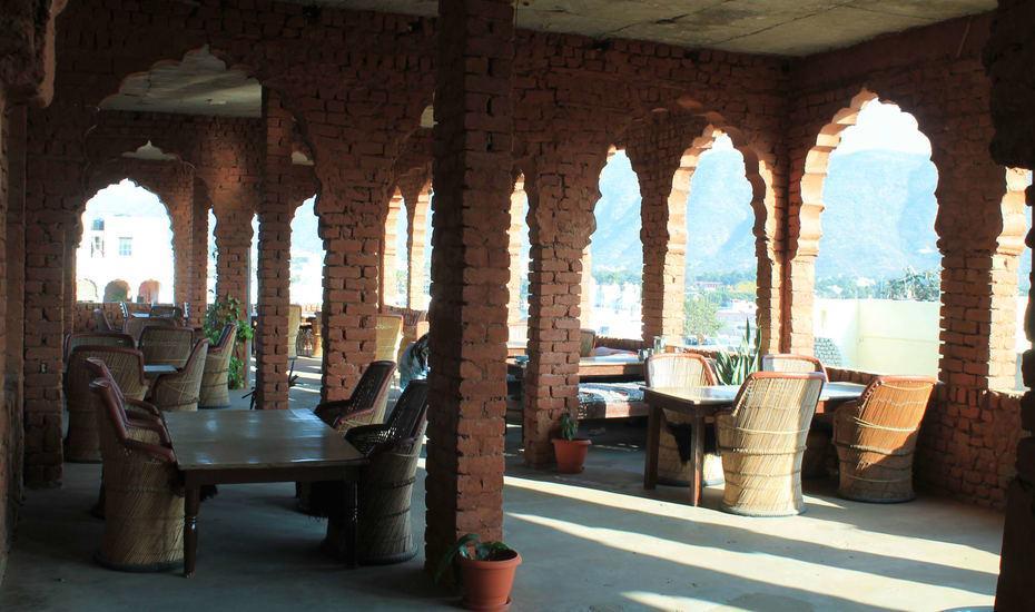 بوشكار Hotel Sun N Moon المظهر الخارجي الصورة